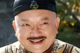 和珅被嘉庆抄家并赐自尽，有三个没想到和三点深刻警示图片