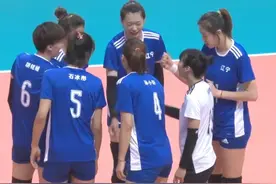 天津女排3-0辽宁队，辽宁选择放弃，三大国手仅丁霞打了不到一局图片