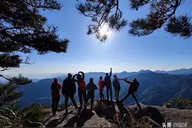 仙游石剑山，山顶一巨石形似利剑，有点霸气图片
