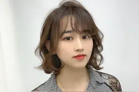今年流行减龄短发烫发型30款，每款都心动，想换发型的收藏了图片
