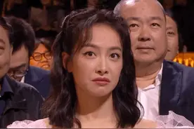 宋茜金鹰节表情惹争议，在赵丽颖发言时撇嘴，看到镜头却秒变笑脸图片