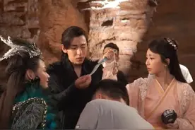 香蜜花絮：穗禾保卫战，旭凤推锦觅，杨紫：刀尖我也要在那抖啊图片