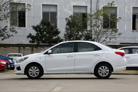 现代瑞纳真“亲民”，4万多起，6万多就配自动挡，代步油耗3毛图片