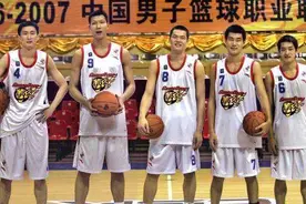 广东队的46789组合有多强？06年世锦赛曾同时在场硬扛美国图片