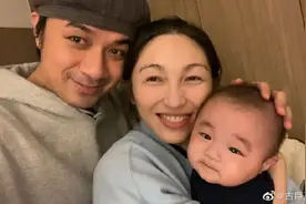 古巨基晒全家福，亲吻儿子脸颊好温馨，感叹升级人父更知母爱伟大图片