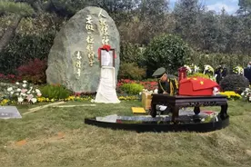 今天，再送袁老一程！这些细节让人红了眼眶图片