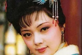 《红楼梦》中薛宝钗的结局是怎样的？图片