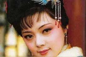 《红楼梦》中薛宝钗的结局是怎样的？图片