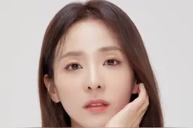 前【2NE1】【朴山多拉】个人资料照图片