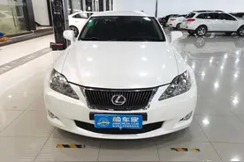 09年的雷克萨斯IS300开价13万，打开机盖一颗螺丝未动，能买吗？图片