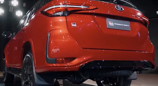 丰田新款越野车26万起，非承载车身+差速锁都有，还有四驱