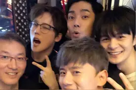 张杰鸟巢演唱会结束后，晒与火箭少女和快乐男生的合影图片