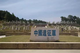 忘恩负义的国家：埋着中国“十万英雄”，现把烈士坟墓夷为了平地图片