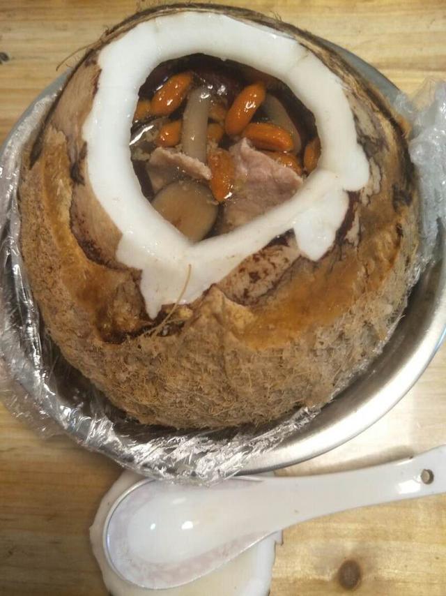 花胶椰子煲猪骨汤 2025年花胶椰子煲猪骨汤的功效