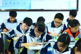 高考前后家长态度大对比，考前是亲生的，考后是“四害”图片