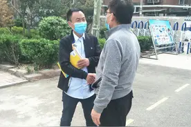 “开始上网课了”，申聪已在济南入学   为家庭奋斗，申军良谋求创业发简历图片