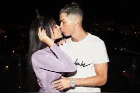 “海王”C罗终于上岸：多少位人间绝色，输给默默无闻的柜姐？图片