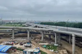 江运互通沥青摊铺即将结束，6月底将实现通车图片