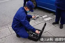 无人机飞上西湖景区呼喊：都这个时候了，拜托大家啦图片