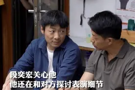 祖峰拍戏受伤，手臂被划出十几厘米伤痕！不去包扎仍与段奕宏对戏图片