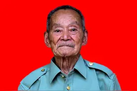 四川县城给老兵建档，老农去登记遭质疑，掏出三枚特等功臣军功章图片