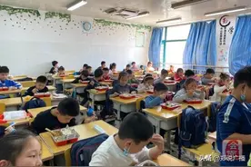 郑州市内九区中小学午餐供应实现全覆盖图片