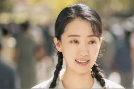 贾玲的专属女明星张小斐，出道14年凭借李焕英成大腕，神仙友谊图片