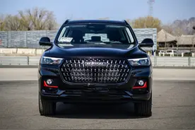 升级12.3英寸悬浮屏，还有贯穿式尾灯组，哈弗H6国潮版来啦图片