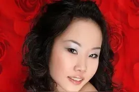 5岁出道，29岁嫁给71岁富豪的余凯慈，又生一女！三年抱俩图片