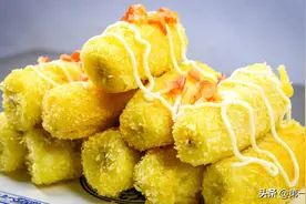 香蕉别直接吃了，试试这个脆皮香蕉，一裹一拌不脱皮，外酥里嫩图片