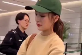 李沁带绿帽子出行，被拍害羞用帽子遮脸，网友：女神怎么看都美图片