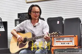 17年后《丁香花》作者唐磊在济南直播间求关注：想“翻红”先蹭自己热度图片