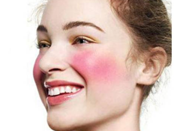 鐨偆灞忛殰鍙楁崯鎬庝箞鍔烇紵鎶よ偆鍋氬ソ杩欏嚑姝ユ槸鍏抽敭锛屽潥鎸佹墠鏈夋晥鍝? onerror=