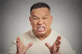 妻子十月怀胎生下双胞胎，鉴定结果有一个非亲生，鉴定师：活见久图片