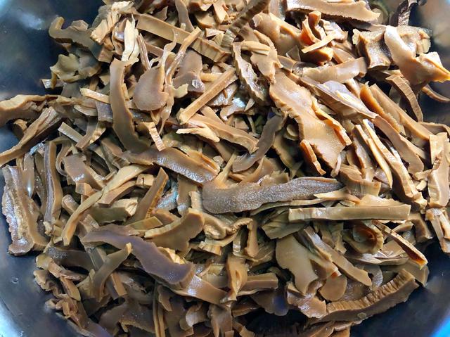 笋干的正确泡发方法，简单几步就搞定，鲜嫩又美味，快试试