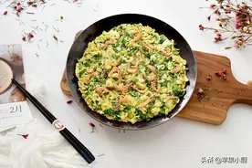 春天，多吃这个用玉米面做的烙饼子，饭菜一锅出，又香又脆图片