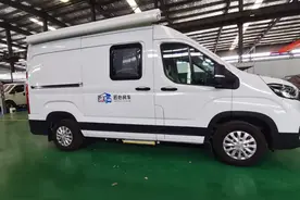 匠心大通V90B型房车 20万出头的价格 享受通勤旅游两用车辆图片
