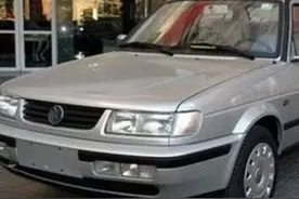 2007年，河北男子拿20万现金买车，竟是5100万农行金库盗窃案主犯图片