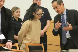 只因2岁女儿尿床，美国28岁母亲溺死孩子获刑18年图片
