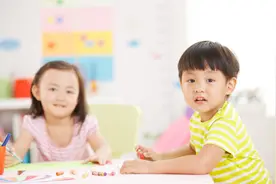 父母为什么拼命让孩子融入“优等生”圈子？“共生效应”了解一下图片