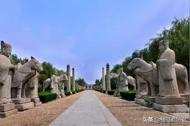 朱元璋，小明王龙凤政权十年的忠臣，是如何走上弑主篡立之路的？图片