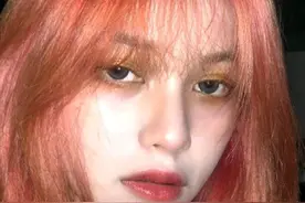 句子摘抄｜只有月亮知道我喜欢你图片