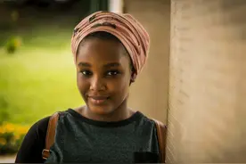 我在非洲打工，黑人妹子皮肤细嫩，这种蚂蚁不要踩图片