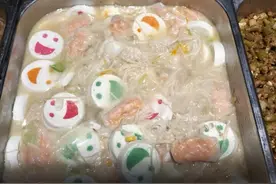 食堂阿姨“灵感爆发”，拦都拦不住图片