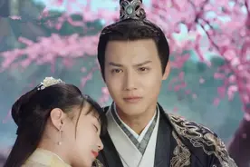 大结局：几对情侣终成眷属，初月陷入沉睡，将军抱着她跳崖殉情图片