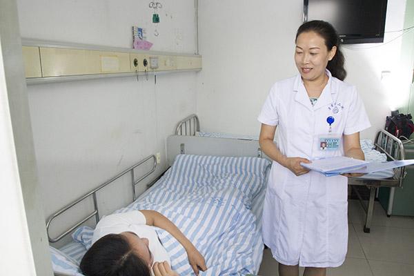 喝蜂蜜水能够促进肝脏修复，是真是假？肝病患者都能喝蜂蜜水吗？