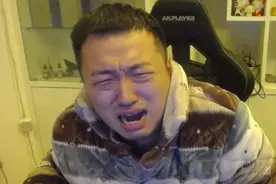 祸从口出？向佐质疑药水哥，向太发16字点评，水友：赶紧跑路吧图片