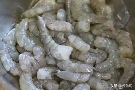 观赏鱼饲料易保存，可鱼儿爱吃的肉食如何更好保存，告诉你个技巧图片