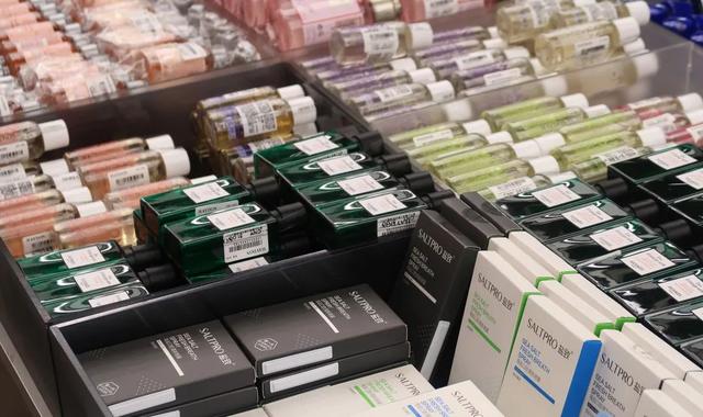 椹笂杩囨湡鐨勫寲濡嗗搧锛岀敤浜嗕細鐑傝劯鍚? onerror=