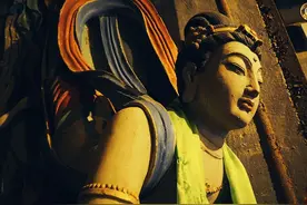 万佛洞是山东济南著名的旅游景点，兴建于1992年图片